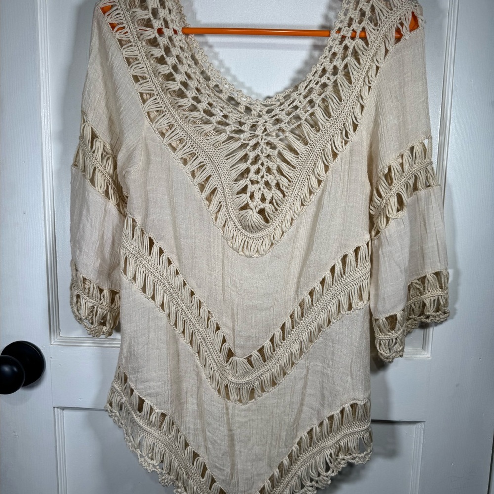 Crochet-Trim V-Neck Tunic Top‎ in Cream
